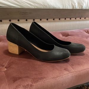 Toms heels